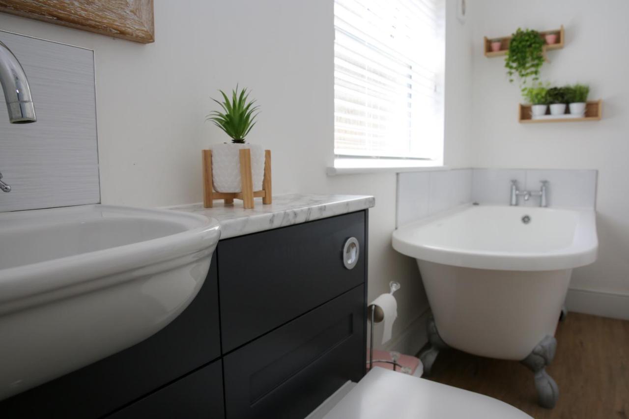 Fully Refurbished Property-March 22-Next To Beach Lowestoft Exterior photo